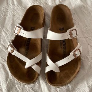 COPY - Listing 2! Super cute and good in shape Birkenstocks!